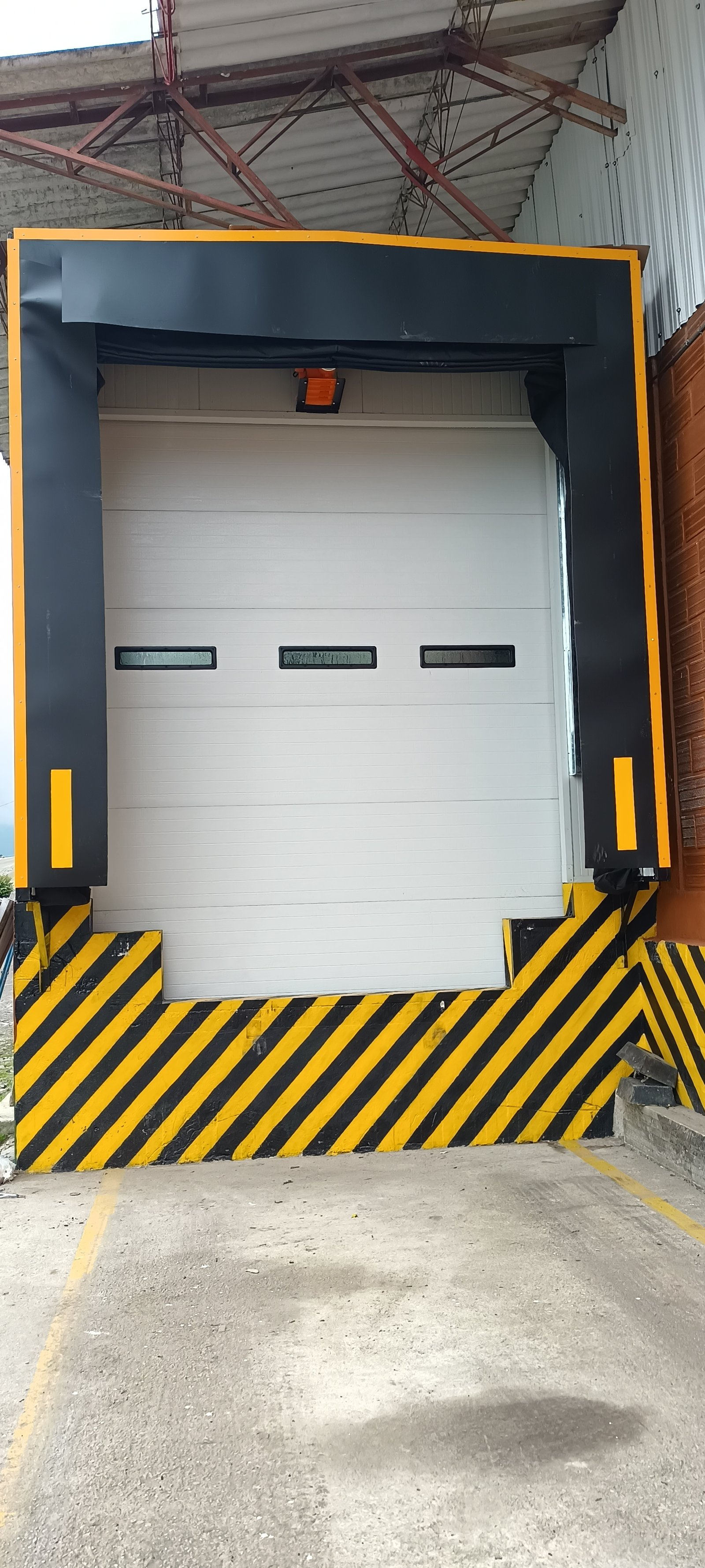 Muelle de carga refrigerado en Rionegro